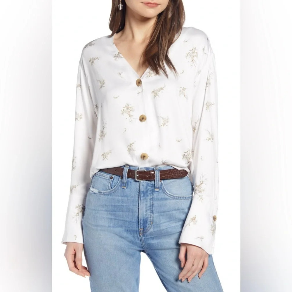 Something navy White long sleeve blouse
